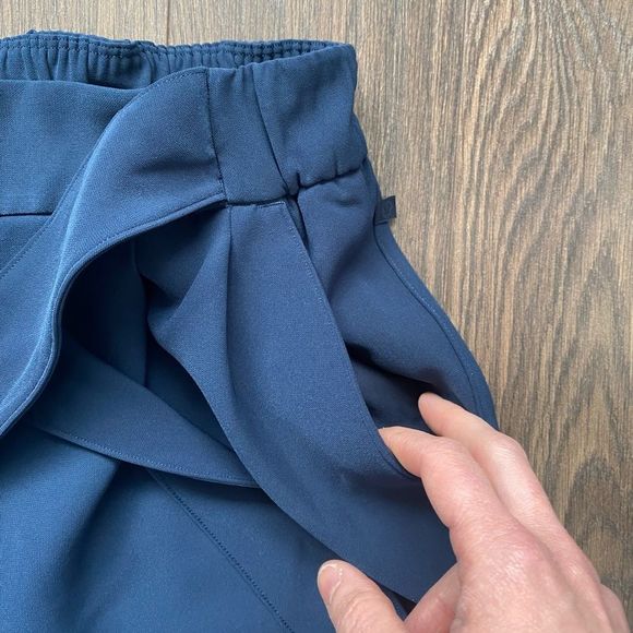 LULULEMON Noir Crop in True Navy - Picture 6 of 11